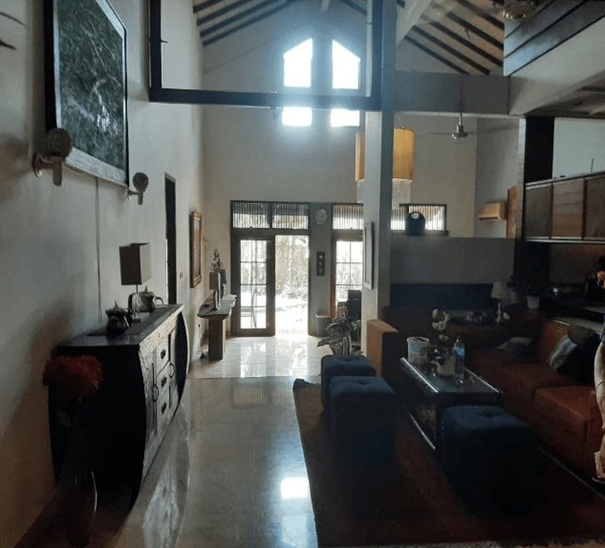 Rumah Mewah di Menteng Dalam JakSel (dengan kolom renang) - Foto 3