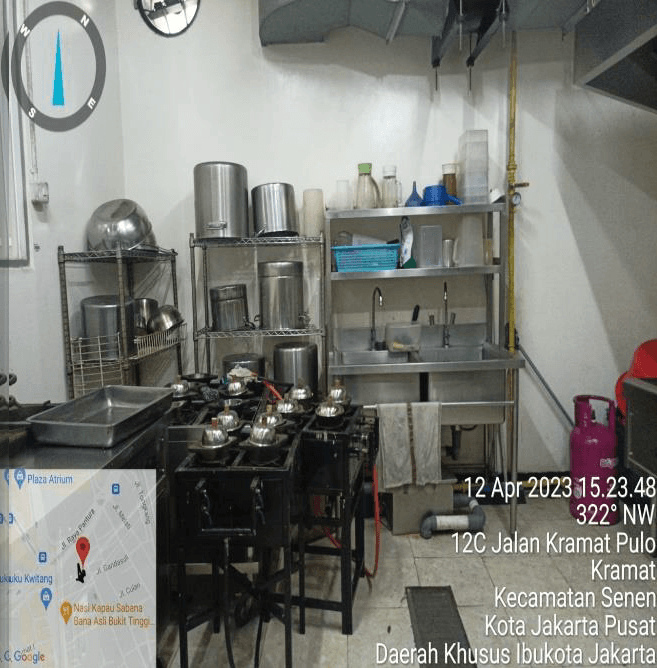 Miliki Segera! Ruko Dengan Lokasi Strategis Dan Ramai - Foto 2